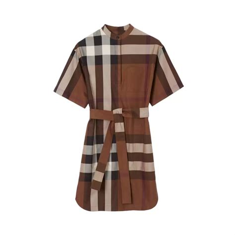 pakaian burberry wanita